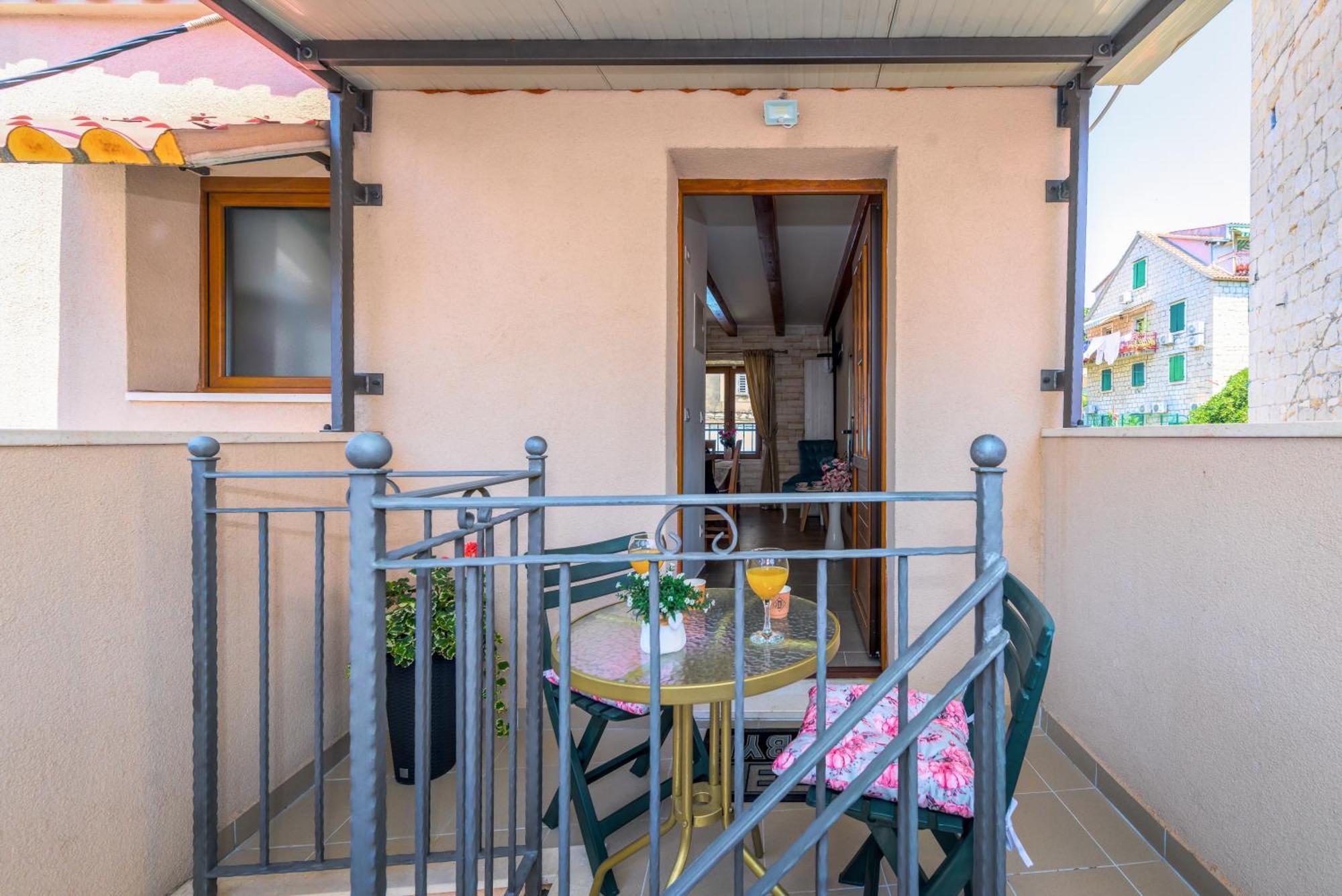 Apartment Diva 2,stylish Old Town Near